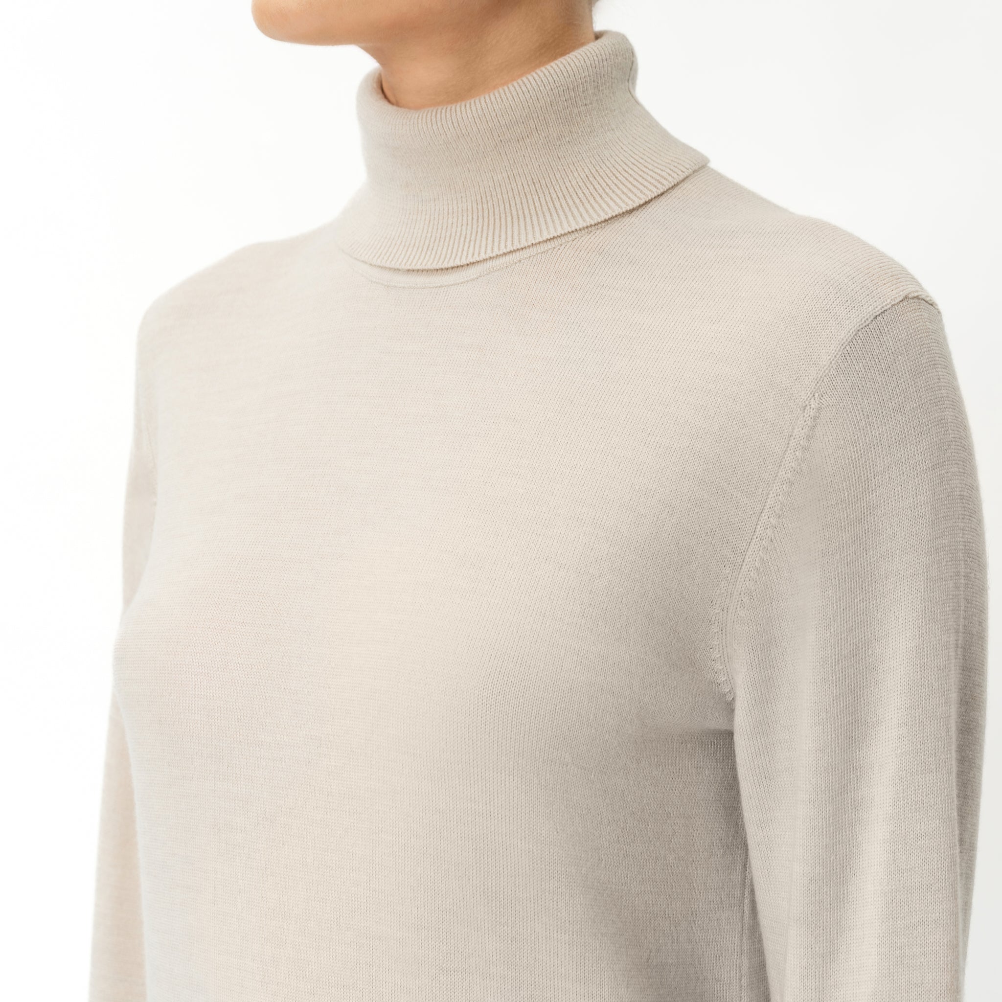 Merino Wool Relaxed Turtleneck - Ninepine