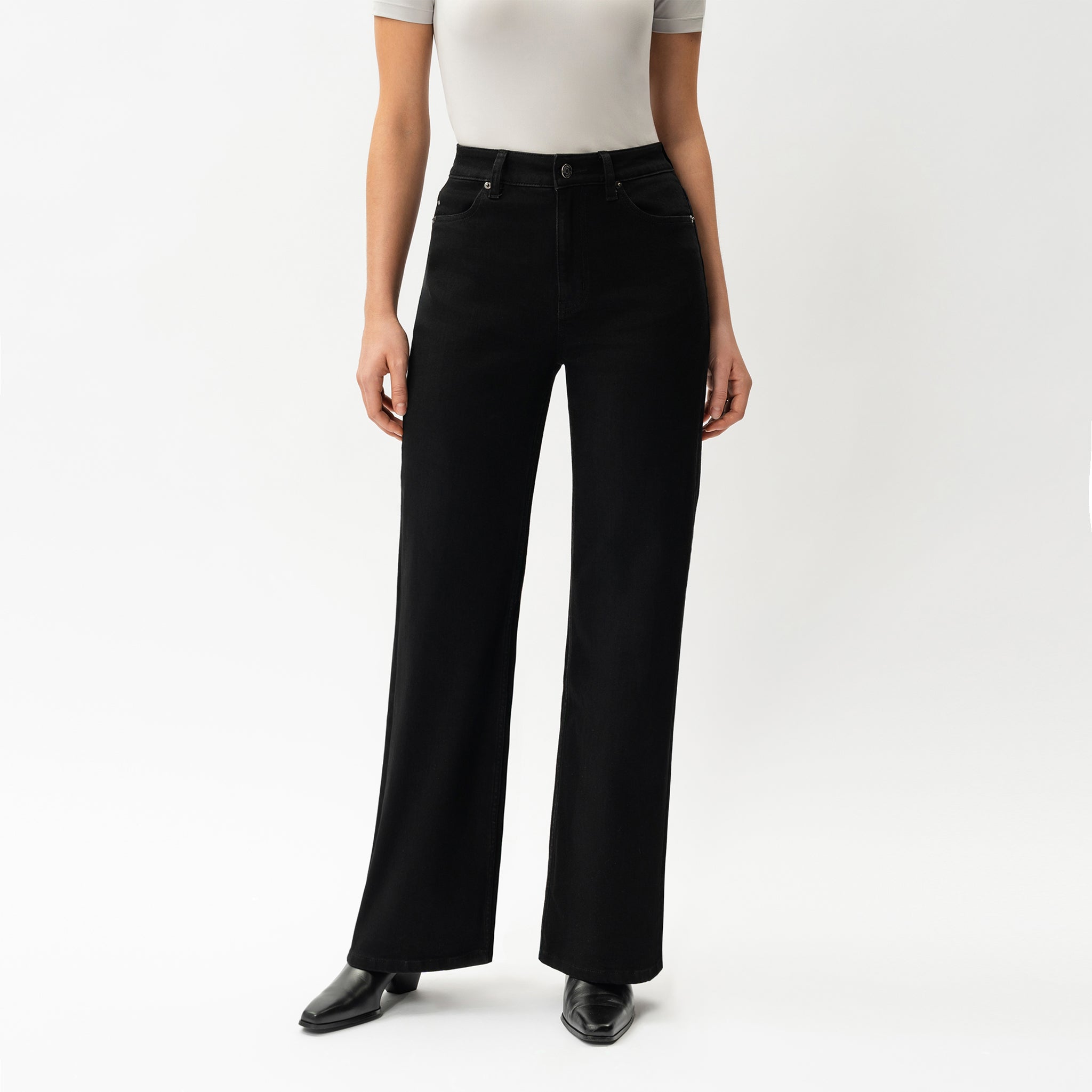 Relaxed ComfortDenim™ Jeans - Ninepine