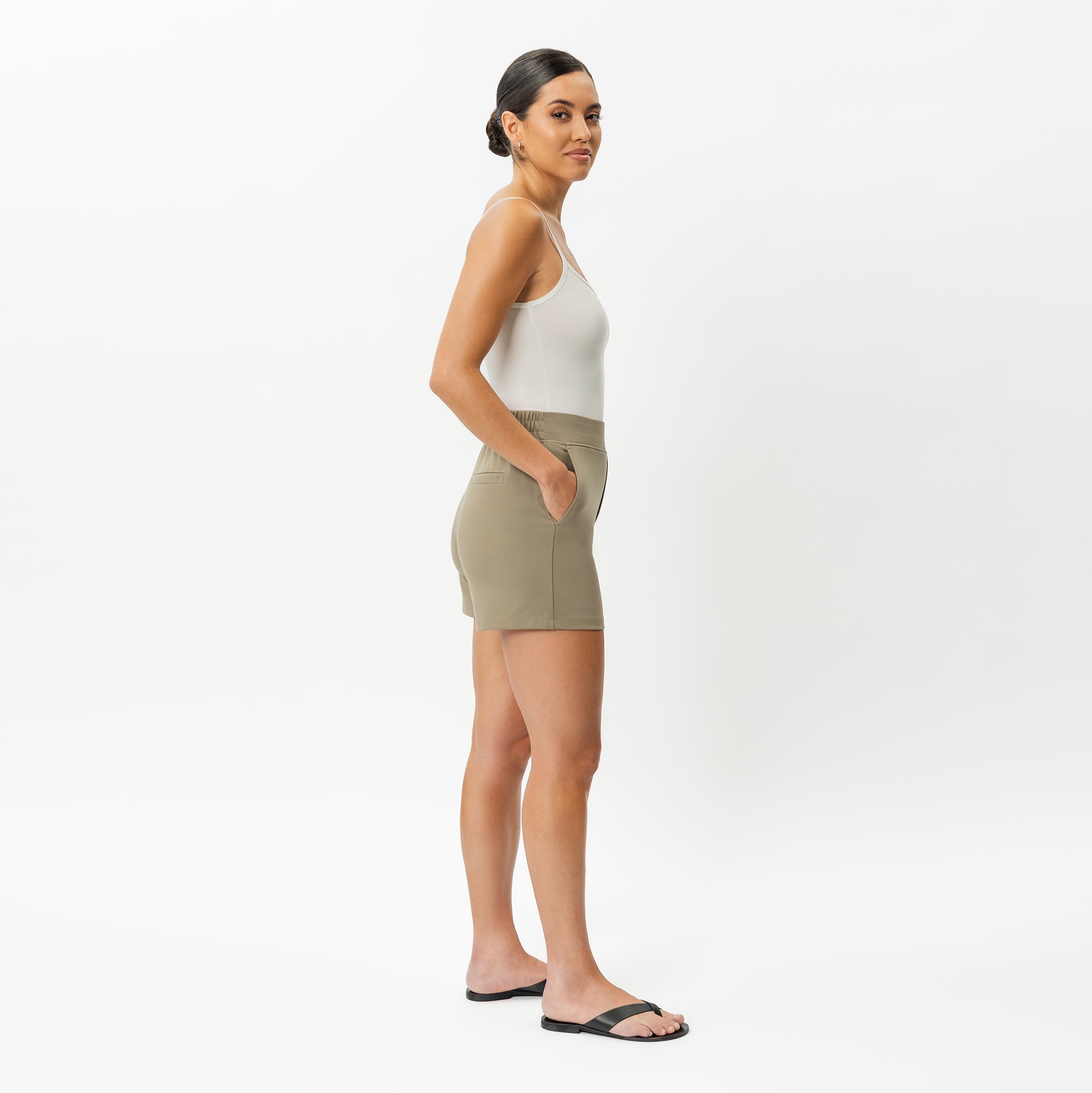 Light Ponte Shorts - Ninepine