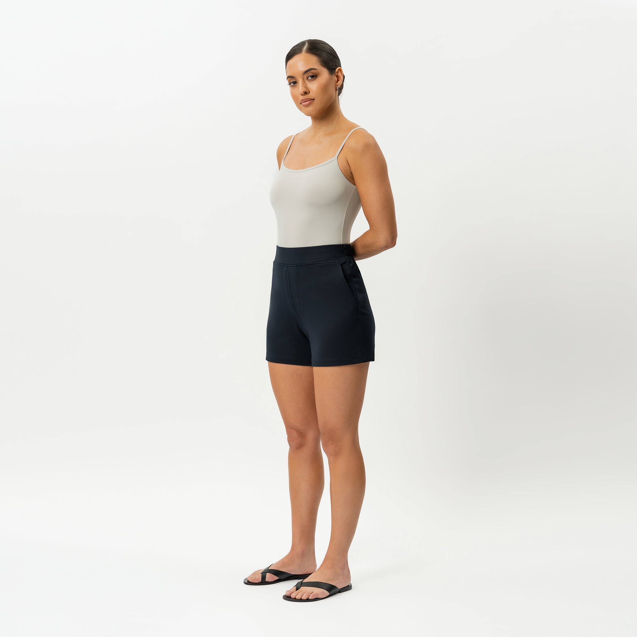 Light Ponte Shorts - Ninepine
