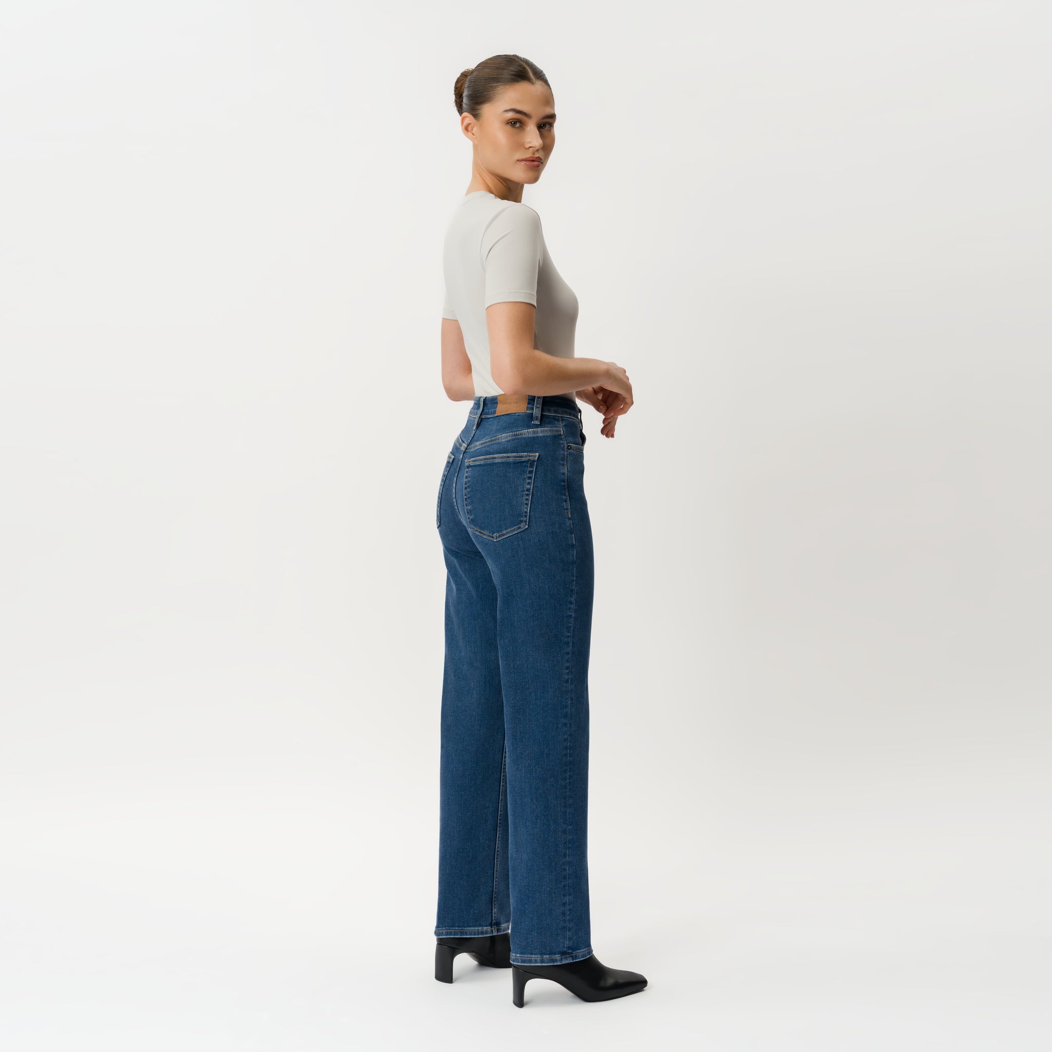 Classic Straight ComfortDenim™ Jeans - Ninepine