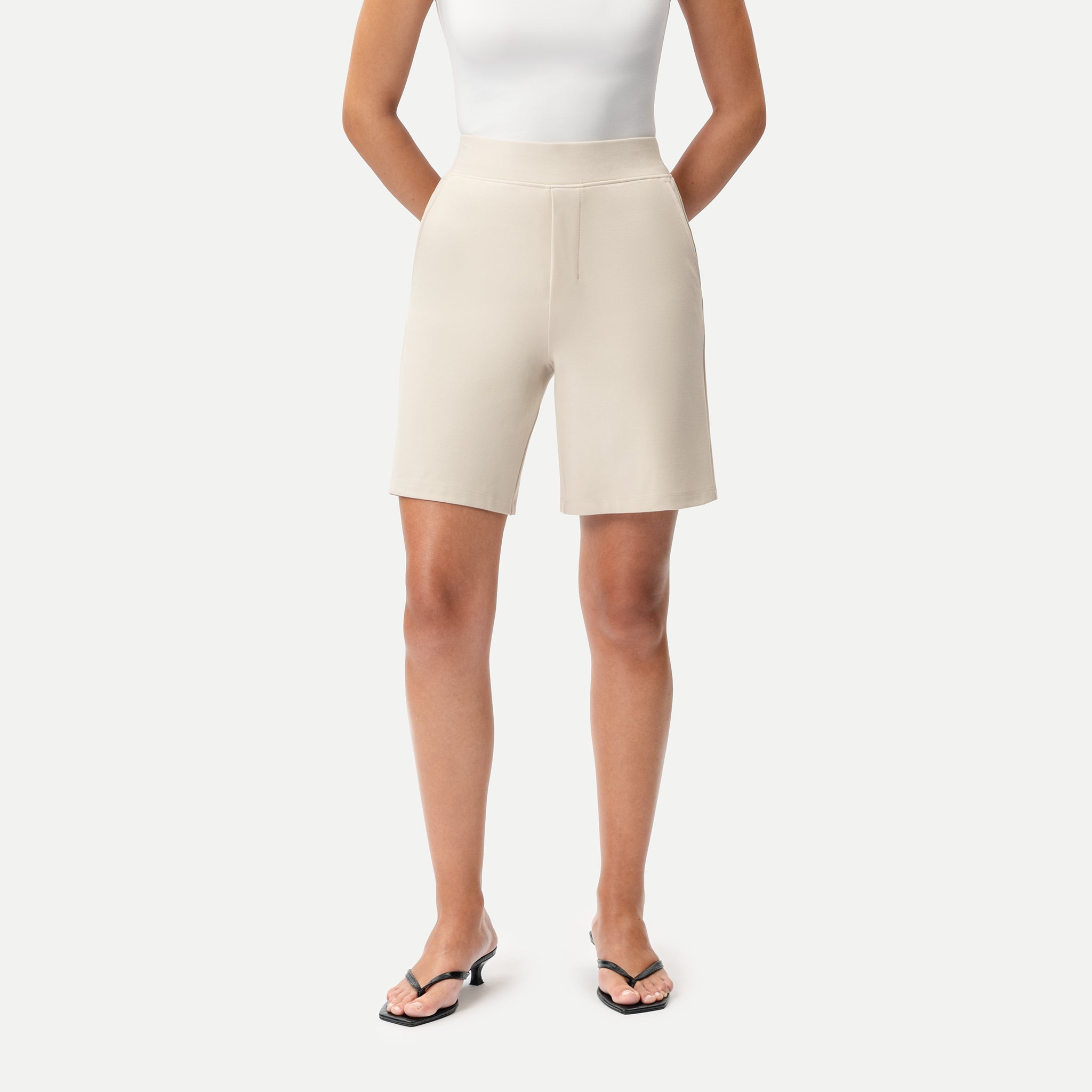 Light Ponte Shorts - Ninepine